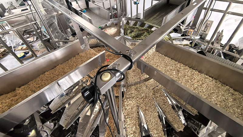 32heads weigher with porridge cup filling and sealing machine 