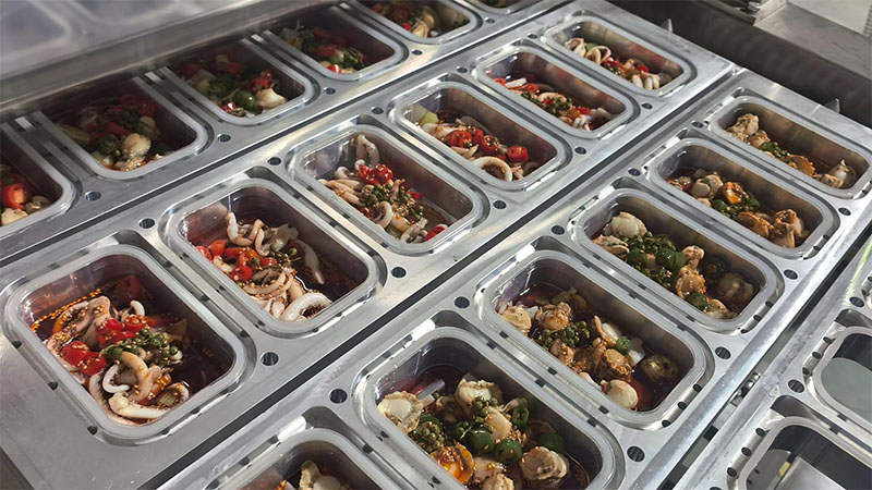 Small seafood tray vacuum packing machine testing